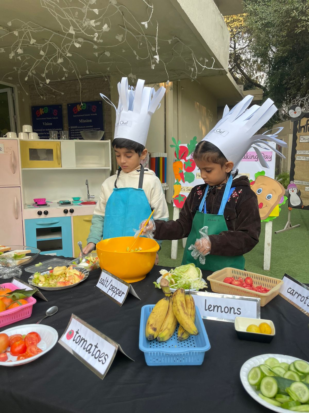 Little chefs in action!